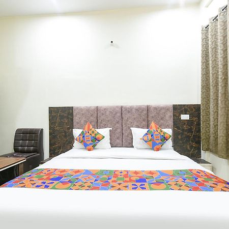 OYO 8452 Hotel Galaxy Nayagaon Exterior foto